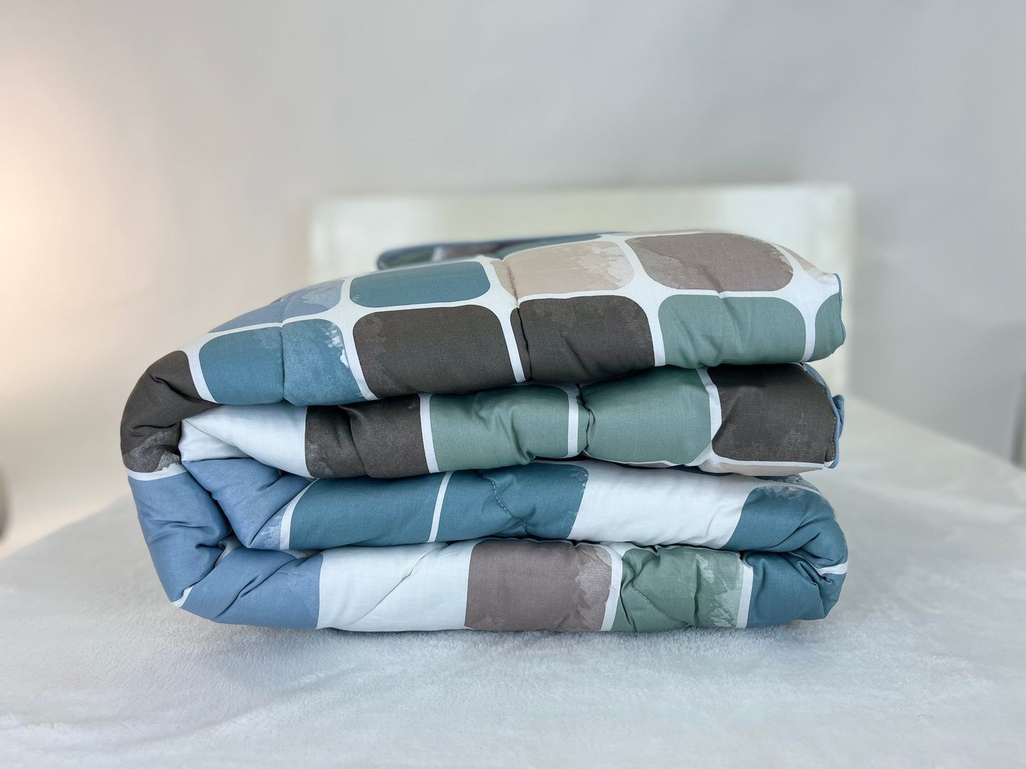 4PC I 3PC I COMFORTER I BEDSHEET SET I Sateen Cotton 100% I Lifestyle by Canadian Design:  Kirby